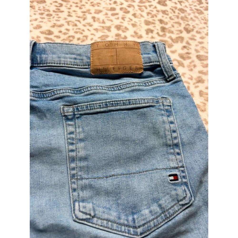 Vintage Tommy Hilfiger Men's Light Wash Straight/Slim Jeans - Size 36x30 - Picture 8 of 8